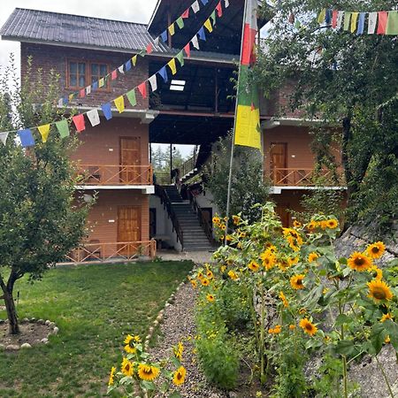 Toshim Homestay Sāngla Buitenkant foto