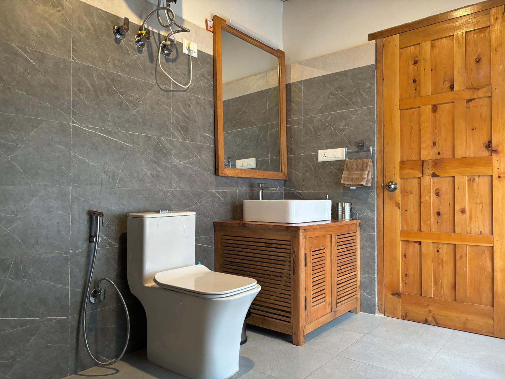 Toshim Homestay Sāngla Buitenkant foto
