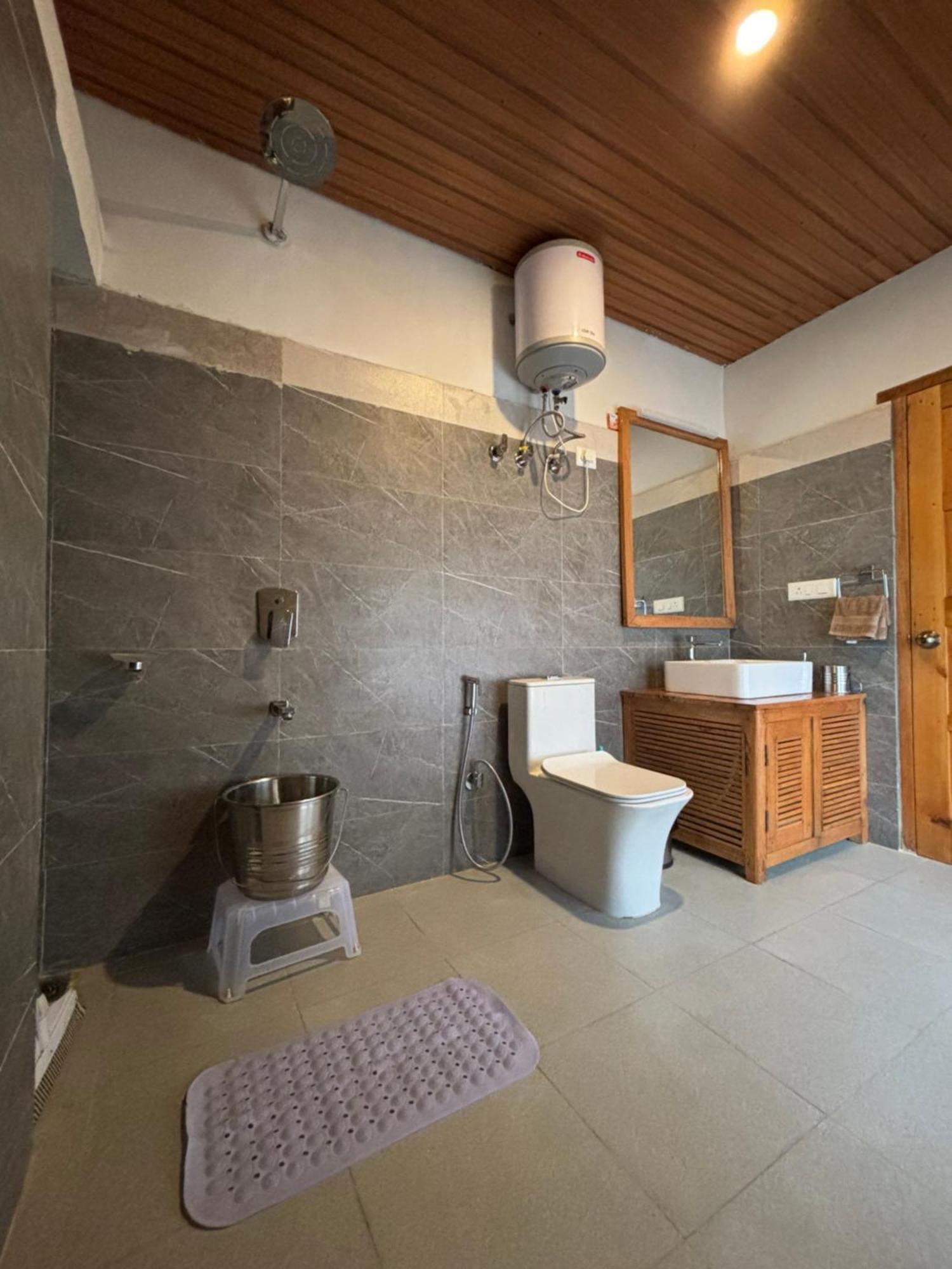 Toshim Homestay Sāngla Buitenkant foto