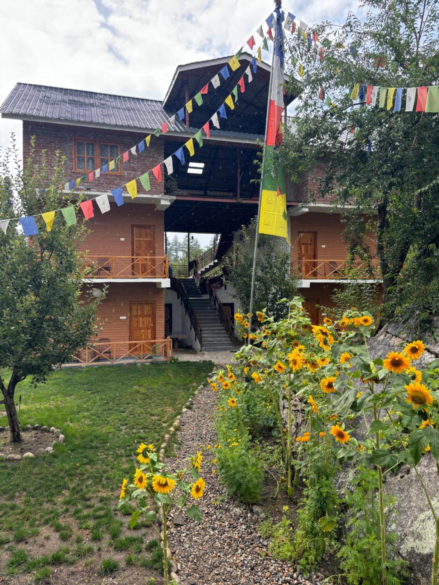 Toshim Homestay Sāngla Buitenkant foto