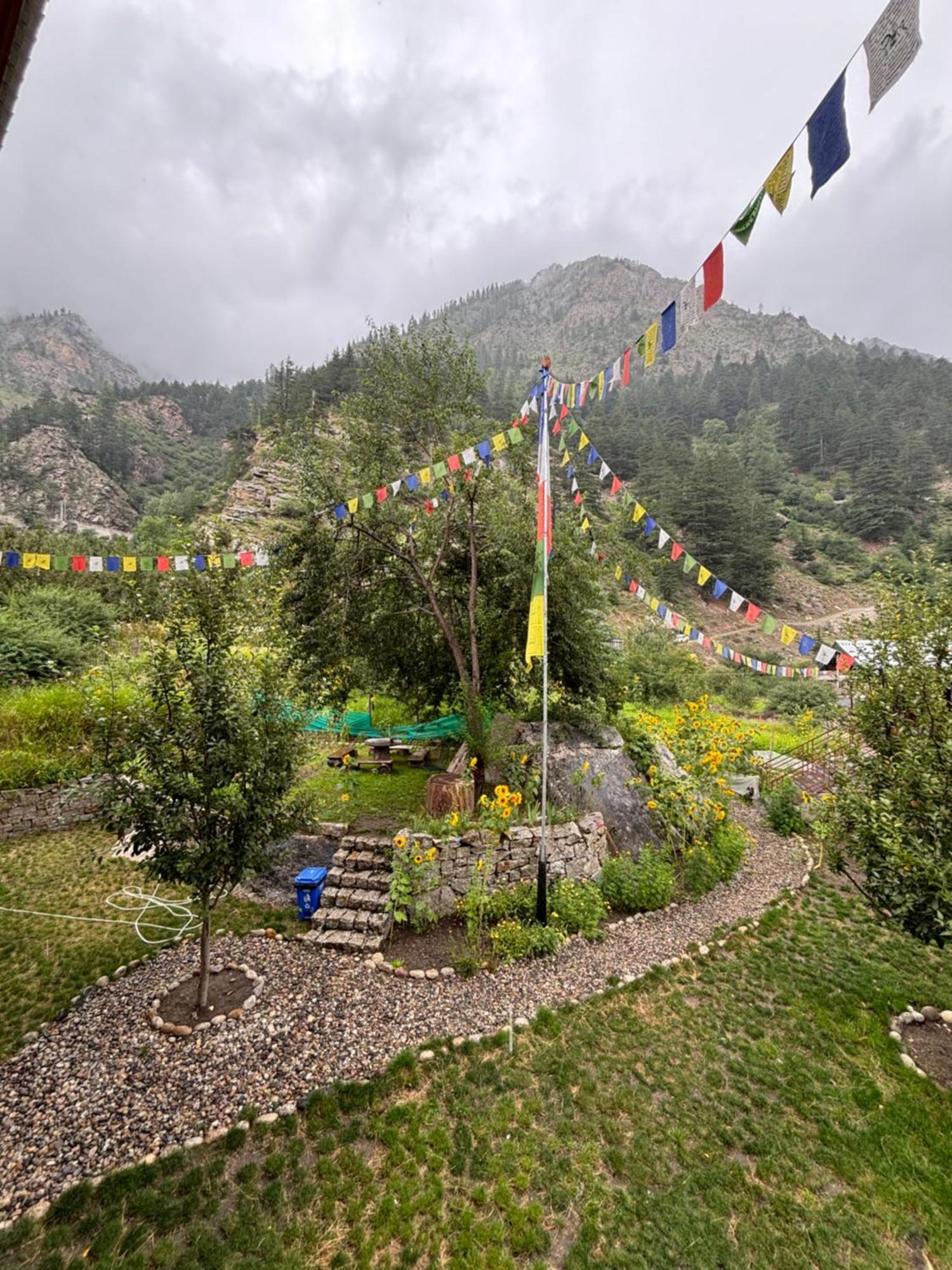 Toshim Homestay Sāngla Buitenkant foto